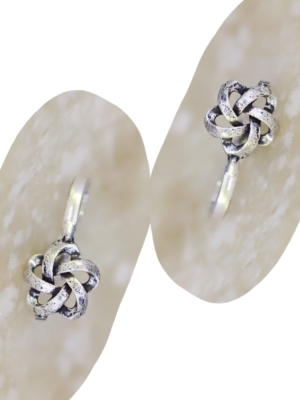 Flora Nose stud