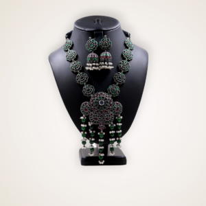 Tavasya Neckpiece Set